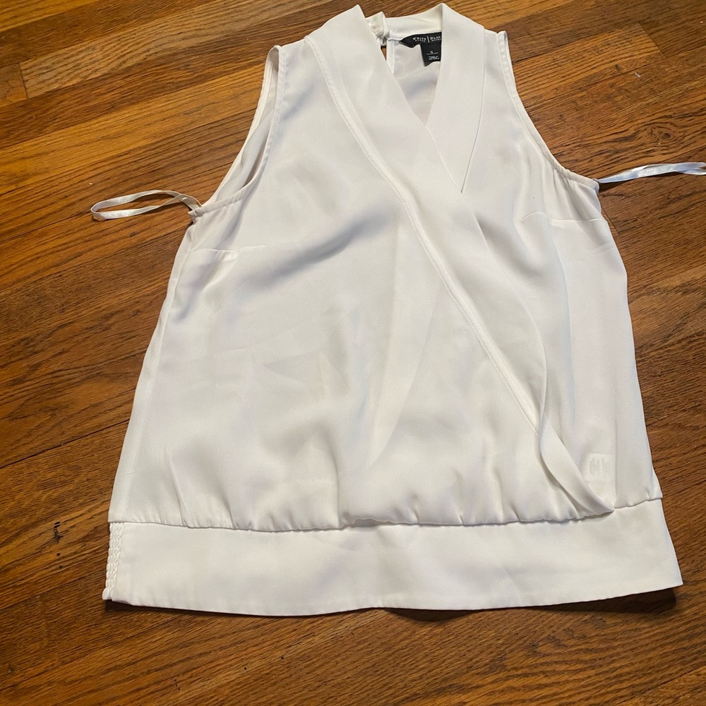 White House Black Market top size s - Picture 3 of 8